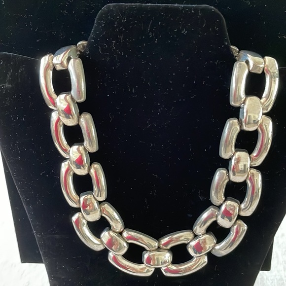 Vintage Silvertone Chunky Choker Made in Hong Kong - Picture 3 of 8